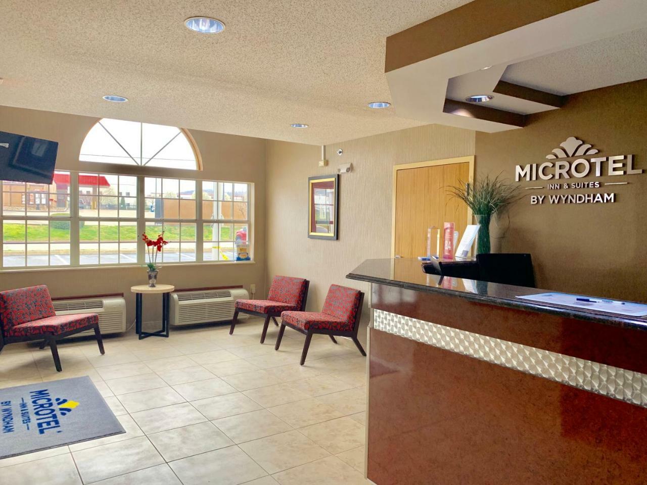 Microtel Inn & Suites By Wyndham Чарлстон Экстерьер фото